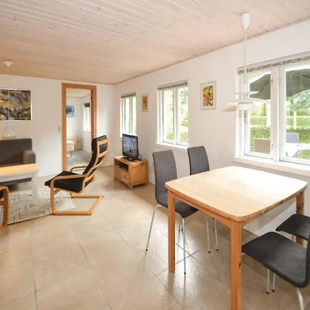 2 Bedroom Beautiful Home In Stege * Стеге