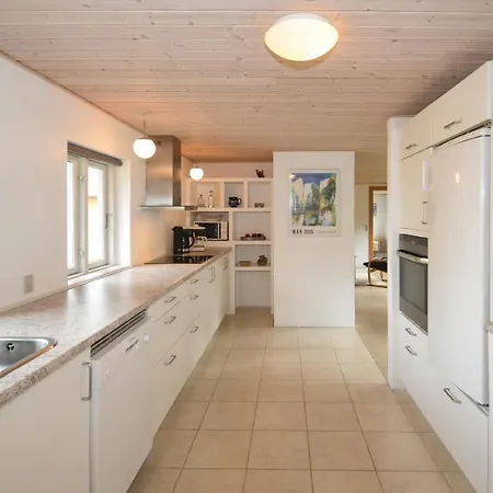 Дом отдыха 2 Bedroom Beautiful Home In Stege